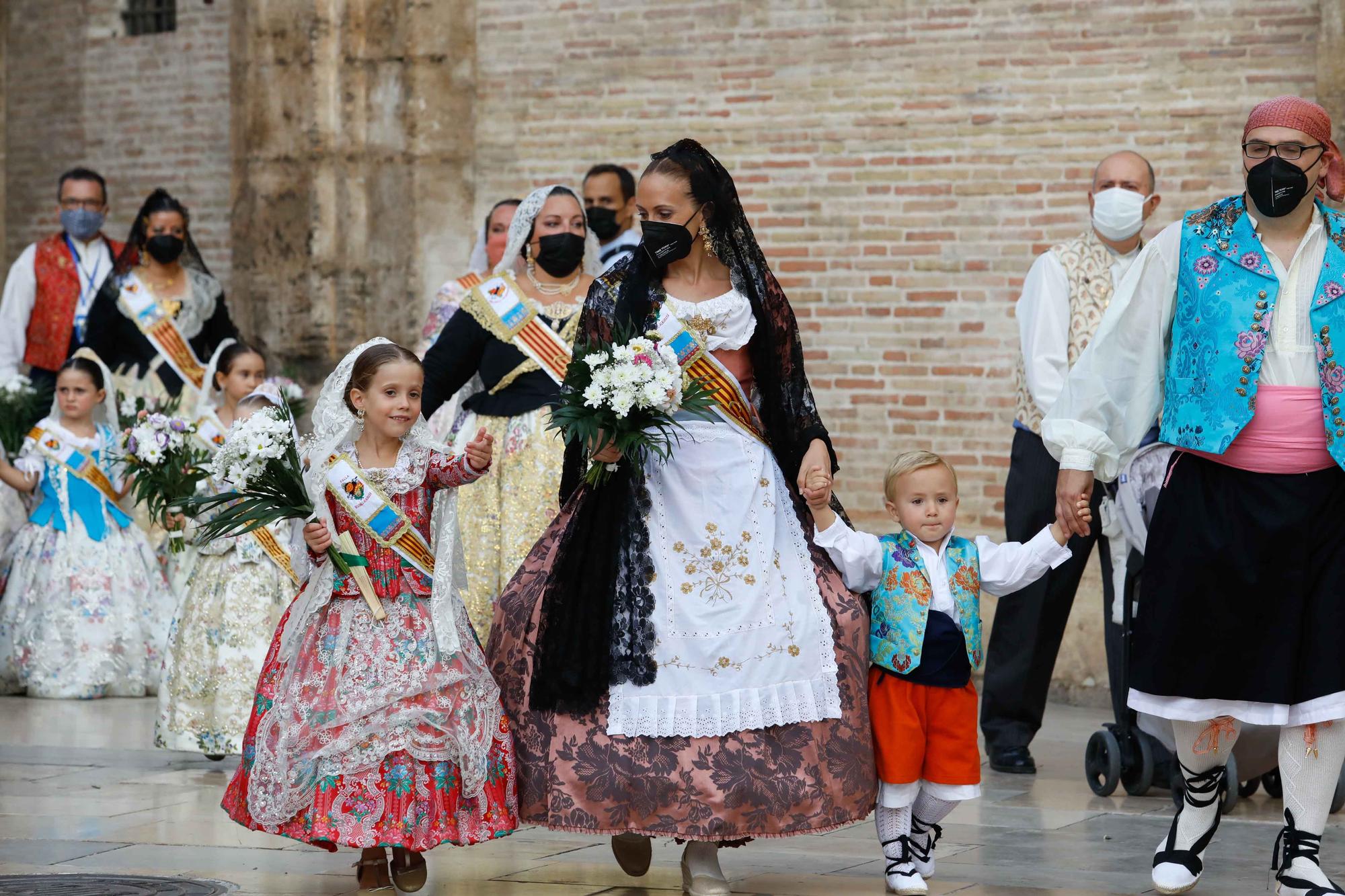 Búscate en el segundo día de Ofrenda por la calle del Mar (entre las 18.00 y las 19.00 horas).