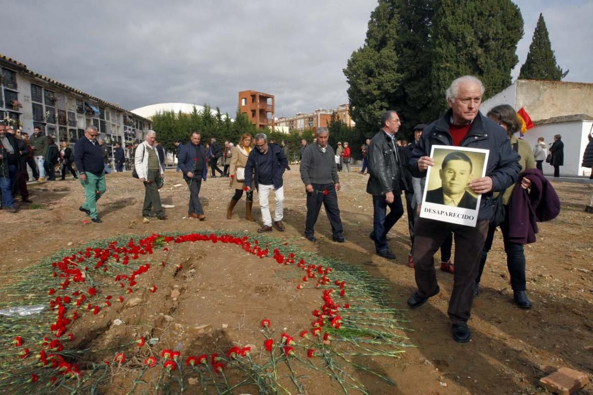 Reivindican la memoria de las víctimas del franquismo en el Día de los Derechos Humanos