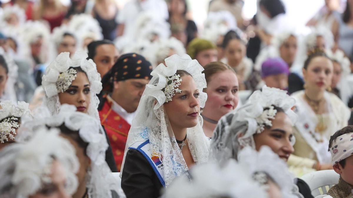 Una de las Damas de Honor de las Hogueras 2022 durante el acto