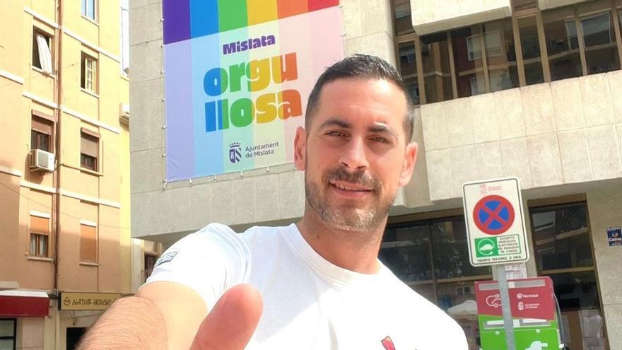 El alcalde de Mislata recibe una ola de ataques homófobos en redes por defender la bandera LGTBQi