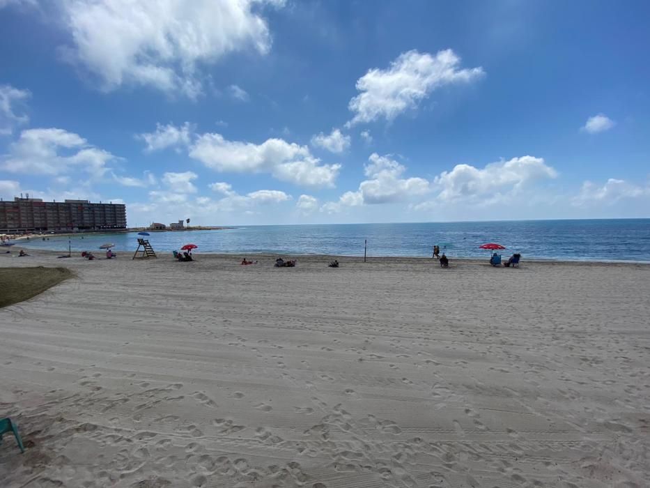 Primer días de apertura al baño de las playas de T