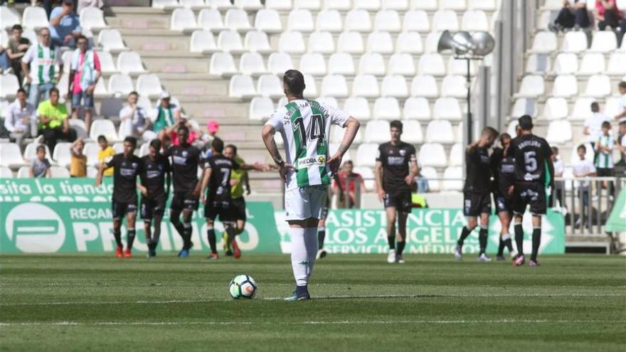 El Huesca apuntala el sueño del ascenso y frenazo para el Sporting