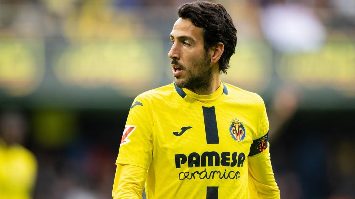 Parejo en un partido con la elástica amarilla