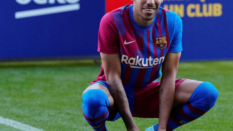 Aubameyang arriba al Barça disposat a jugar-hi durant «molts anys»