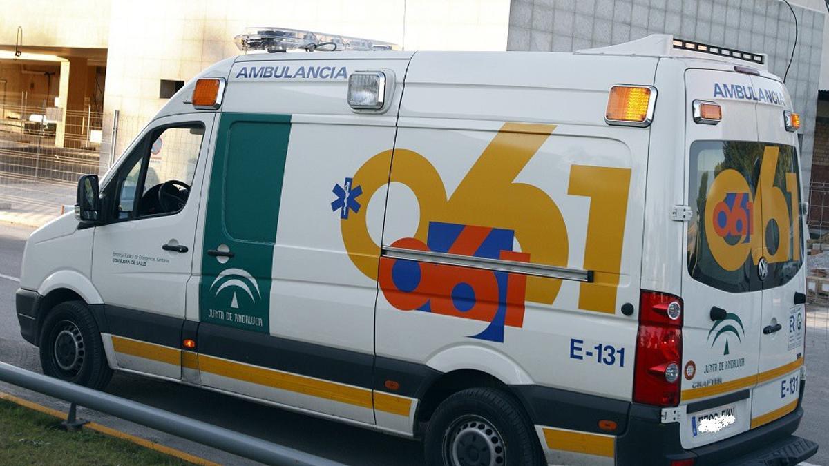 Imagen de archivo de una ambulancia del Centro de Emergencias Sanitarias 061.