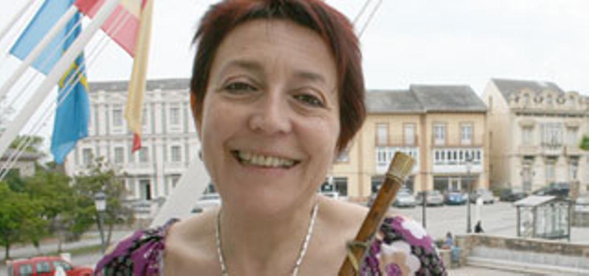 El Franco y Castropol reprochan a Astur Gold que quiera gobernar Tapia desde fuera