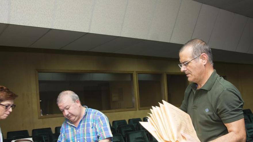 El escrutinio de los votos de los murcianos residentes en el extranjero tuvo lugar ayer en el edificio multiusos de Alfonso X.