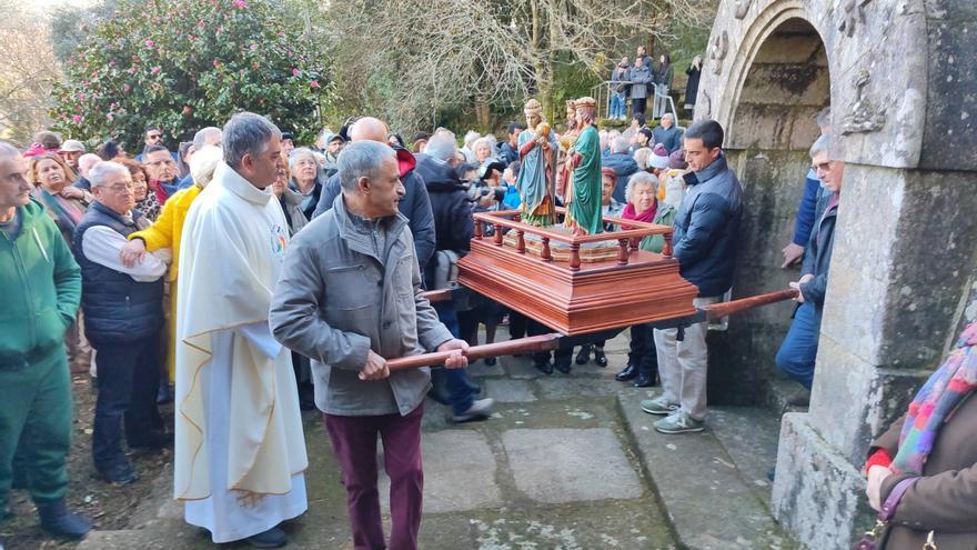La Romaría de Santos Reis en Bueu, en la capilla diseñada por Urbano Lugrís