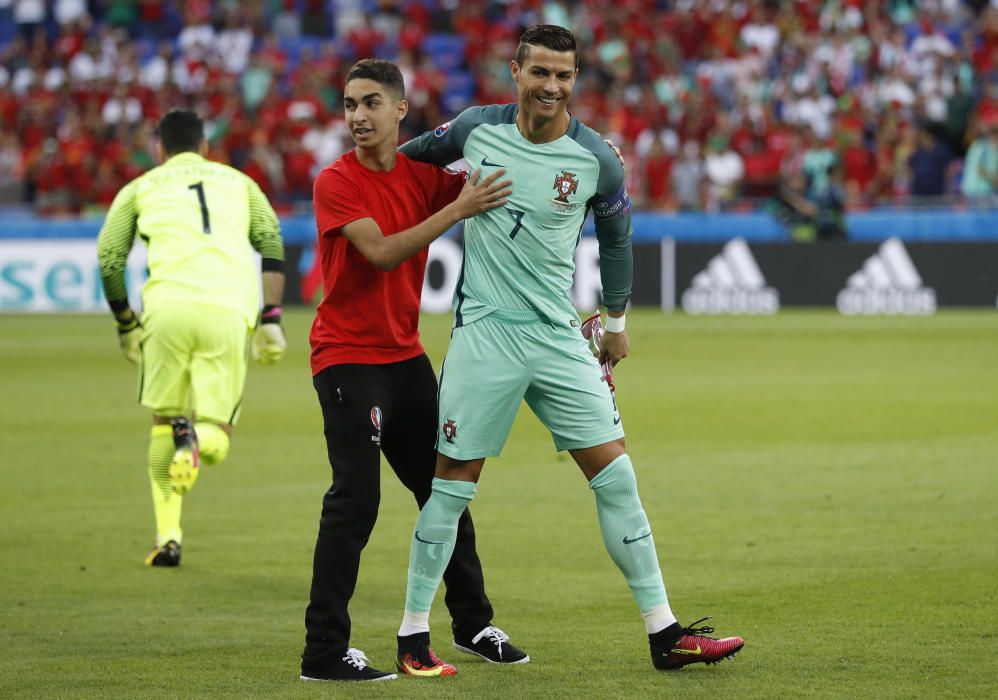 Un fan de Cristiano se cuela en la previa del Port