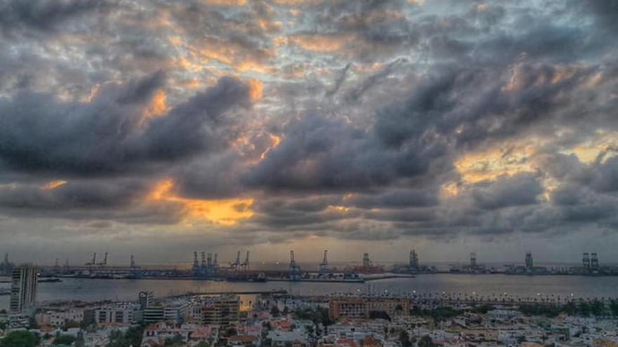 Sábado de nubes y claros en Canarias