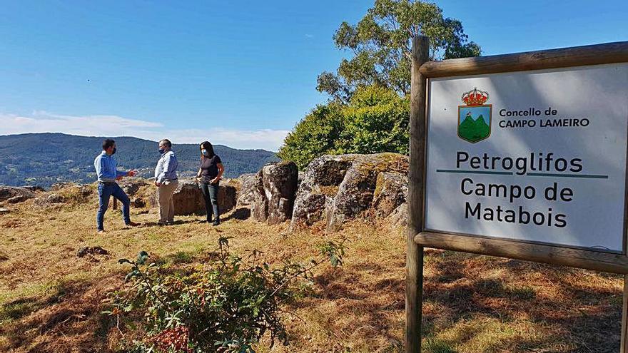 Visita a los petroglifos de Campo Lameiro. | // FDV