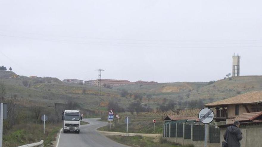 Vista del nuevo tramo de carretera que une Toro con San Román de Hornija.