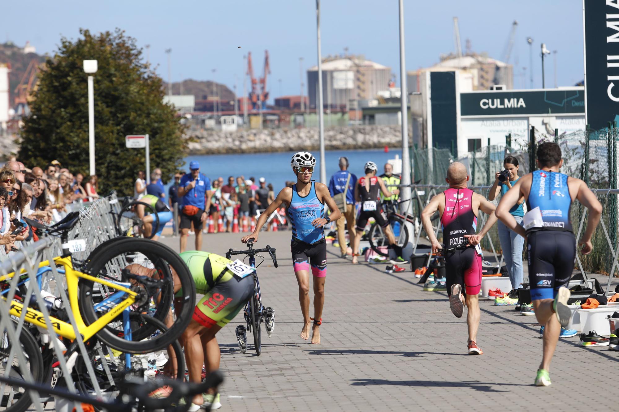 EN IMÁGENES: Barroso y Tenreiro ganan el triatlón del Santa Olaya