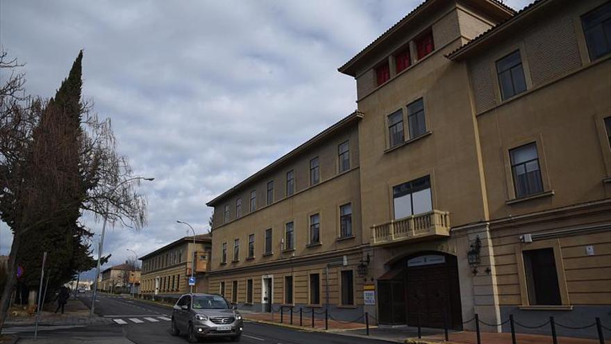 El ayuntamiento regala a Defensa el terreno del cuartel