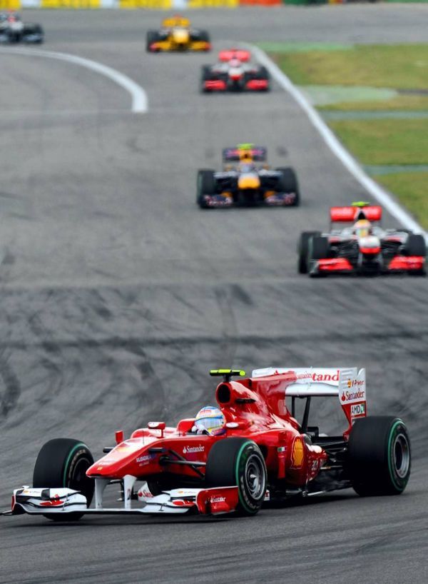 Alonso gana en Hockenheim y doblete para Ferrari