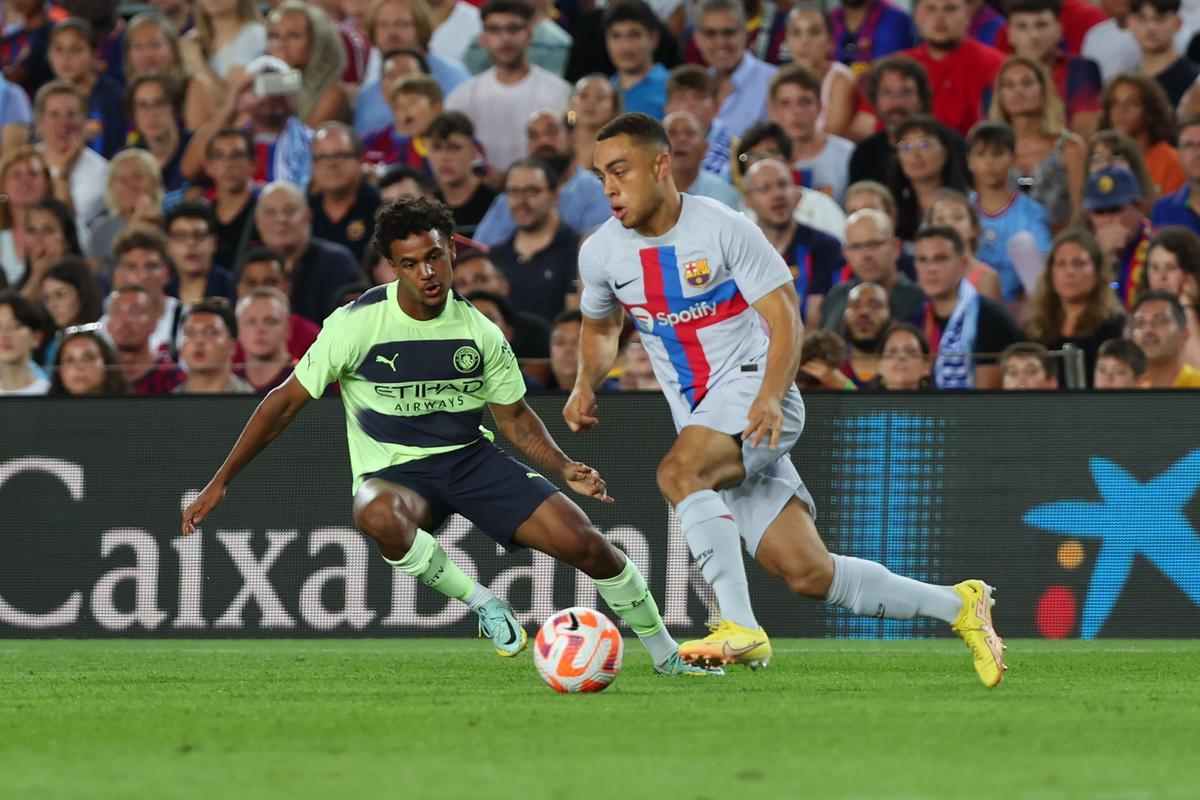 Sergiño Dest: Otro de los que no cuenta para el técnico. El Manchester United sería el club más interesado en firmarlo Sergiño Dest: Otro de los que no cuenta para el técnico. El Manchester United sería el club más interesado en firmarlo