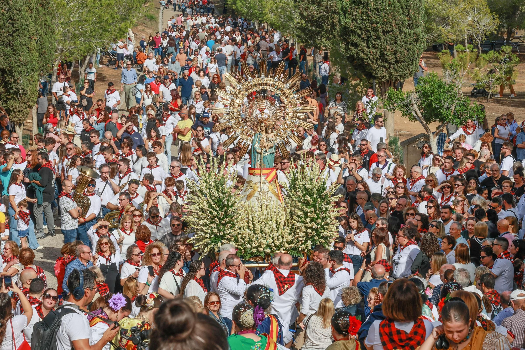 Así ha sido la romería en honor a la Virgen del Pilar en Benejúzar, en imágenes