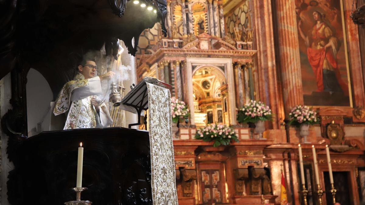 El Patio de los Naranjos acoge la procesión del Corpus Christi