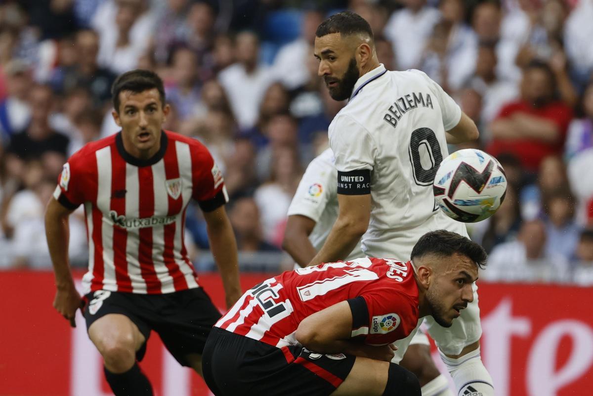 Benzema, Paredes y Vivian durante el Real Madrid-Athletic.