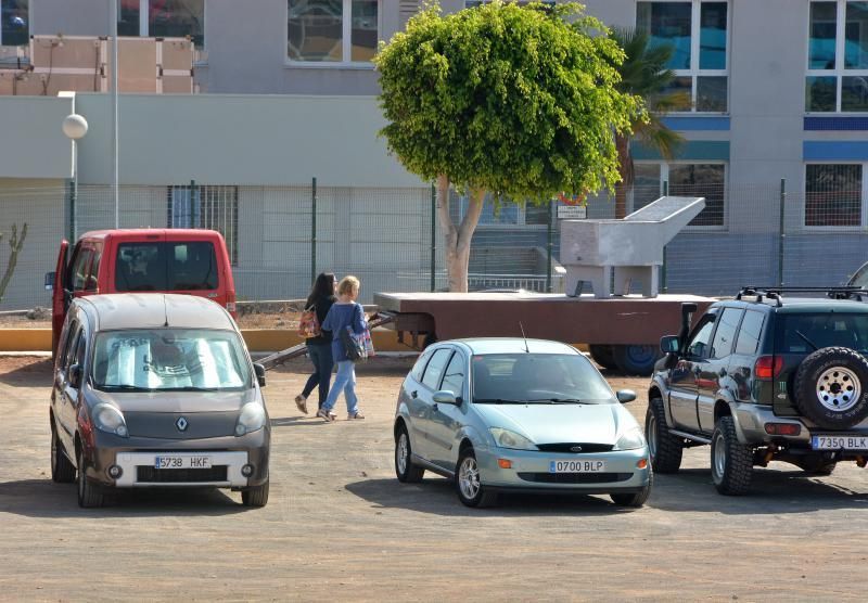 22/08/2018 TELDE. Carretas de propiedad municipal aparcadas en el aparcamiento frente al CAE de El Calero.   Fotografa: YAIZA SOCORRO.  | 22/08/2018 | Fotógrafo: Yaiza Socorro