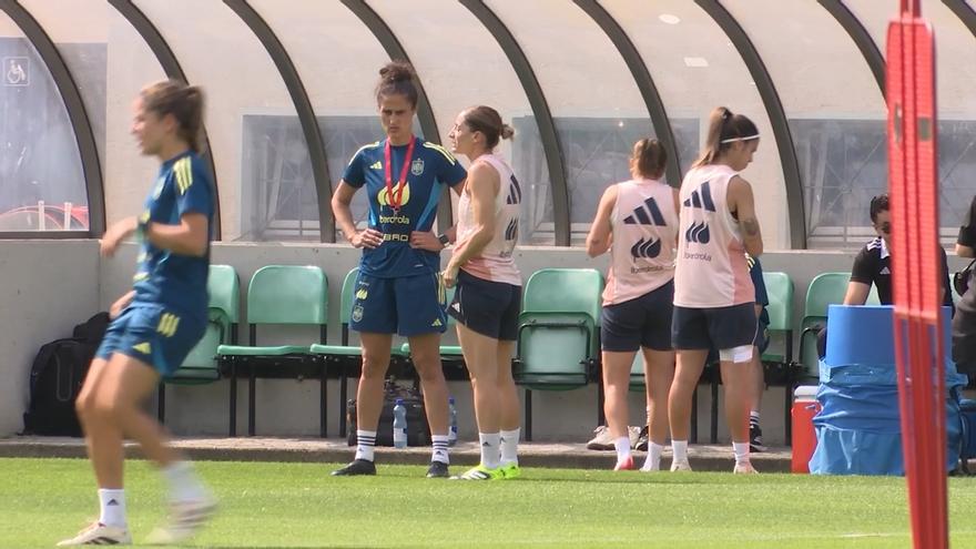 Esther González se retira del entreno por molestias