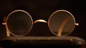 Unas gafas Windsor que pertenecieron a John Lennon.