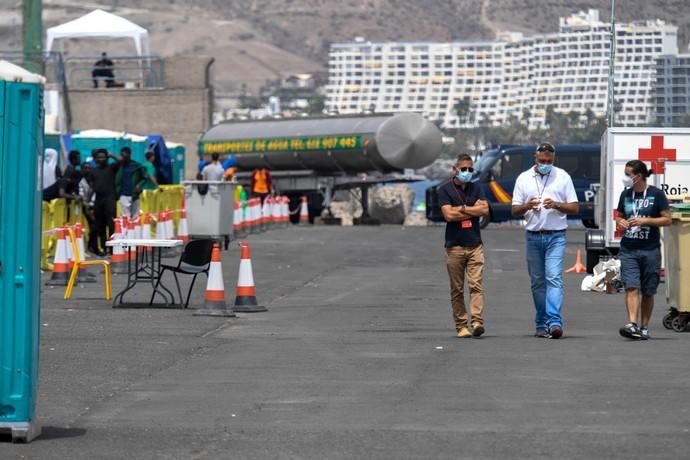 11-09-20  GRAN CANARIA. MUELLE DE ARGUINEGUIN. MOGAN. Reportaje en Arguineguín de la situación de los migrantes Fotos: Juan Castro.  | 11/09/2020 | Fotógrafo: Juan Carlos Castro