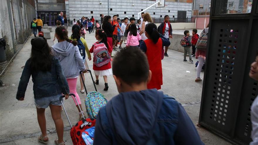 El curso escolar arranca en Córdoba con 1.300 alumnos menos y 378 docentes más