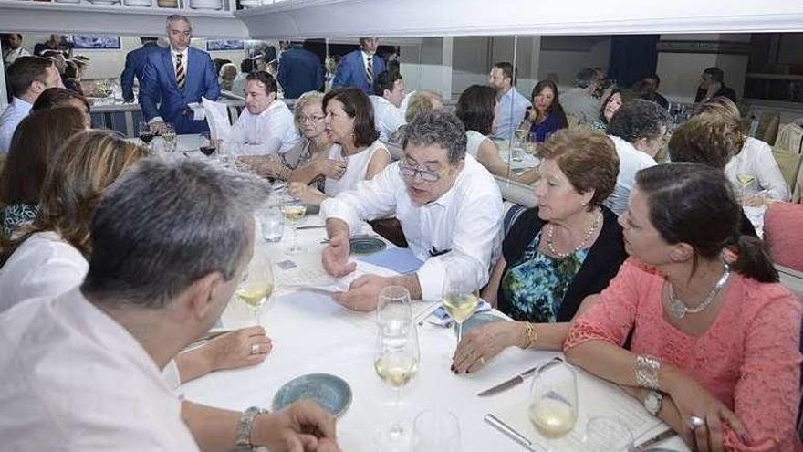 Lores y otros comensales, en la polémica cena de los 2.917 euros.