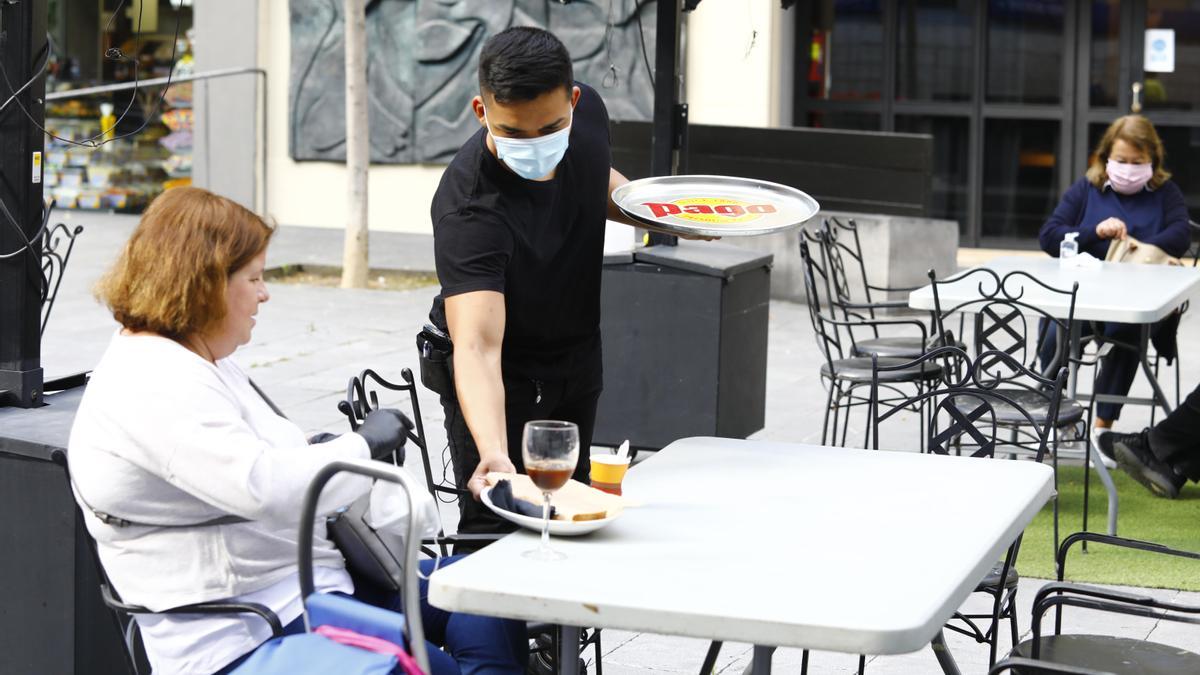 La hostelería castellonense continúa sin convenio colectivo aunque ha comenzado a negociarlo tras nueve años.