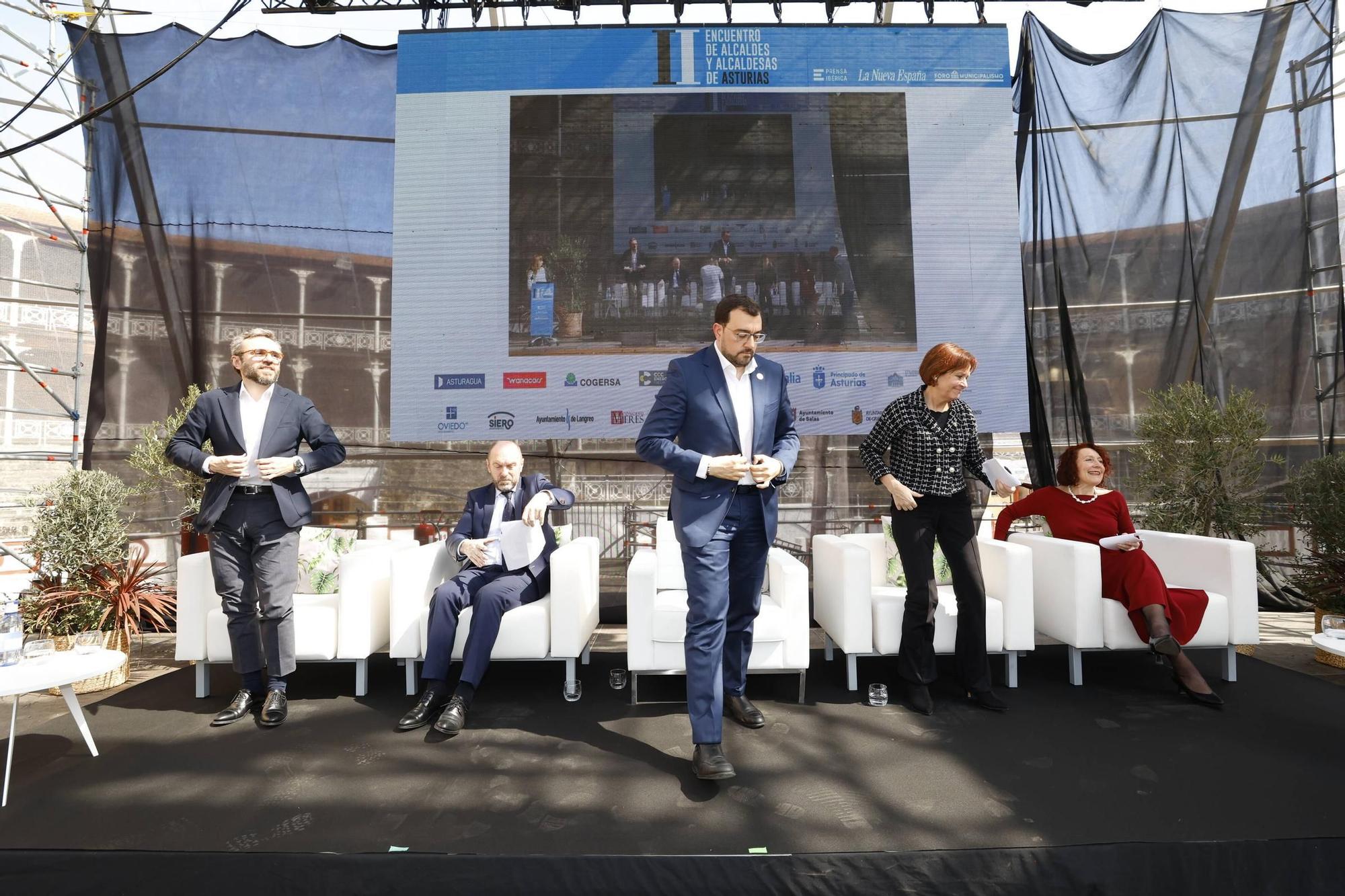 EN IMÁGENES: Así fue el encuentro en Gijón de alcaldes y alcaldesas asturianas dentro del Foro del Municipalismo