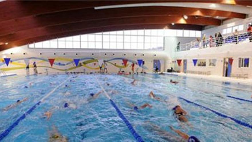 Deportes oferta 535 plazas para cursos en la  piscina bioclimática de Plasencia