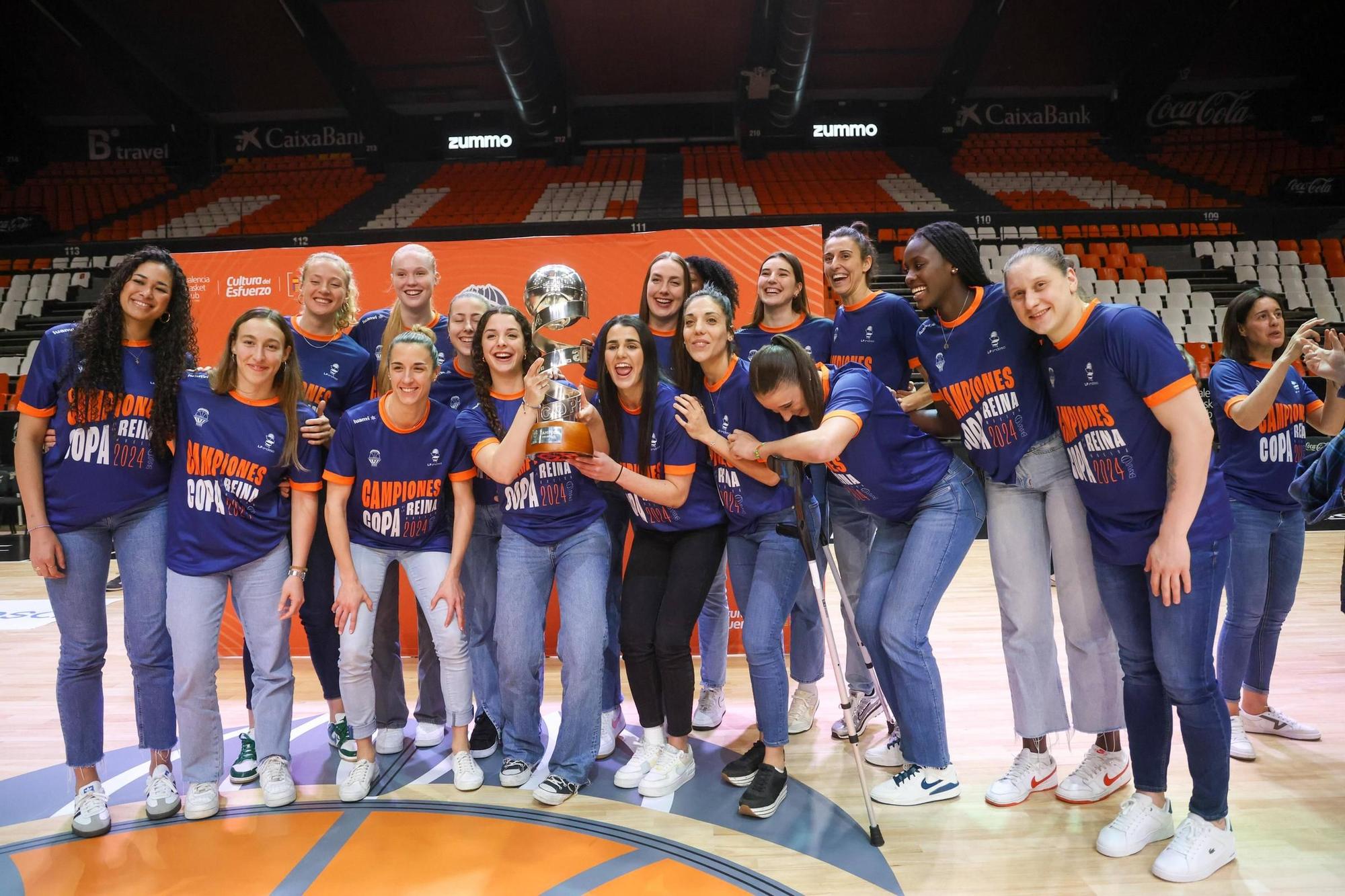 La fiesta llegó a la Fonteta: Así celebraron la Copa de la Reina