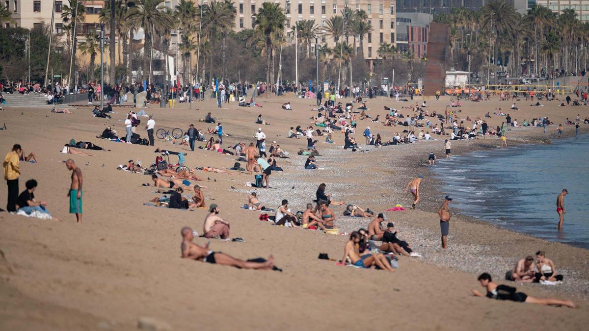 Barcelona afectada por una ola de calor propia del verano a mediados de Enero