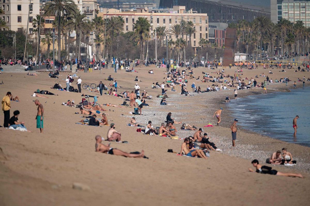 Barcelona afectada por una ola de calor propia del verano a mediados de Enero