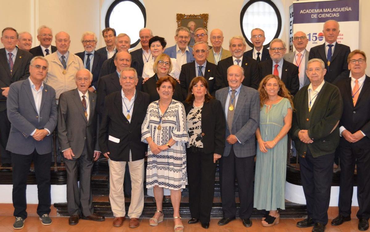 Miembros de la Academia Malagueña de Ciencias, en 2024 en un acto en la Sociedad Económica.