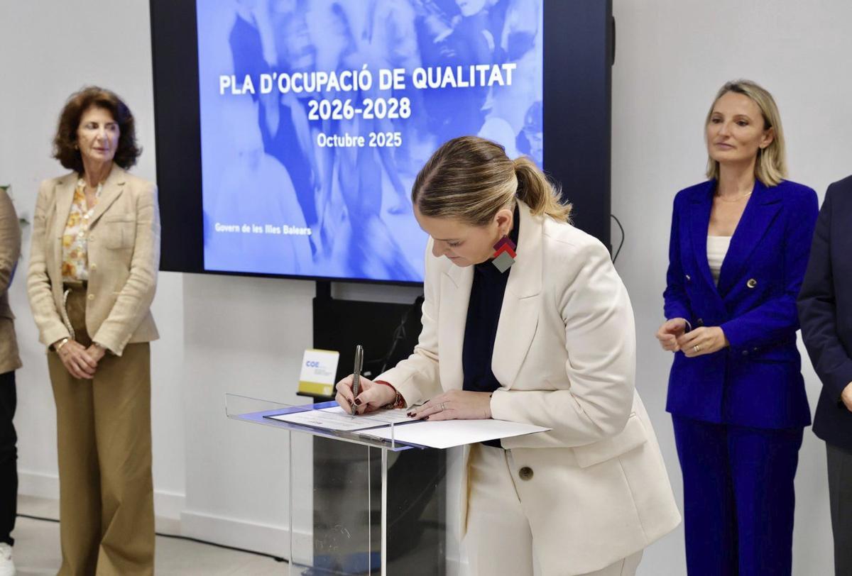 Presentación del Plan de Empleo de Calidad, que fue firmado por las patronales y los sindicatos.