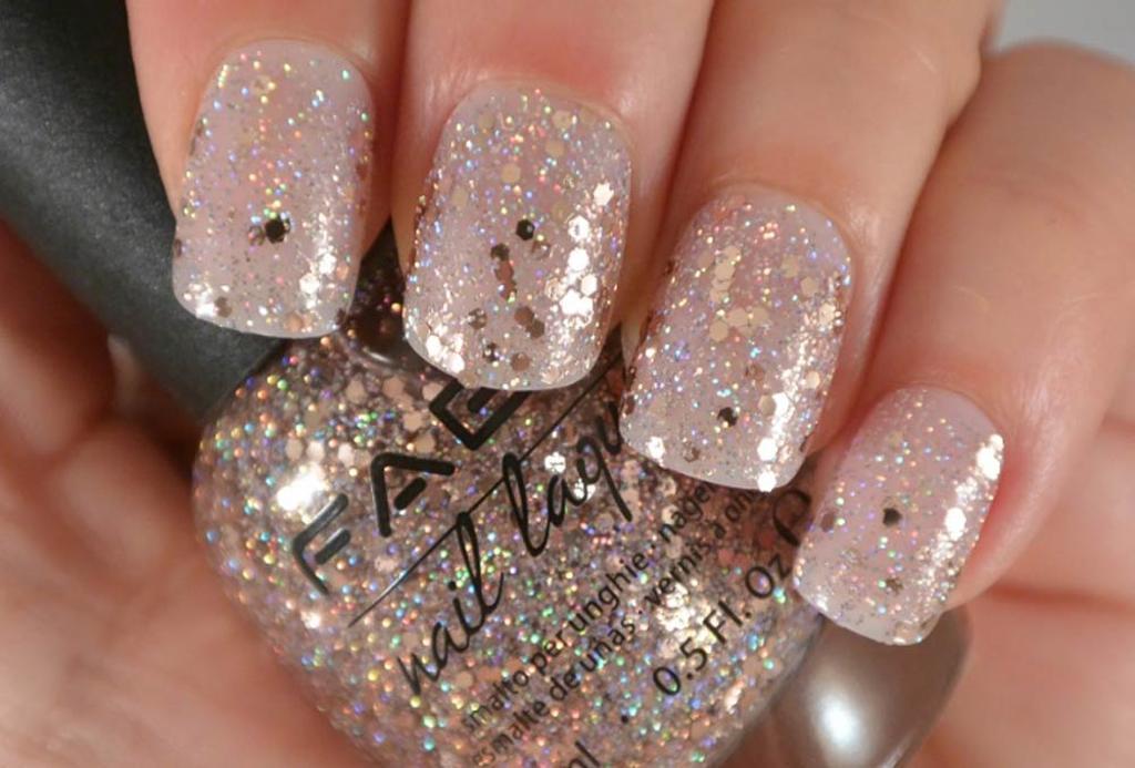 Uñas de purpurina para primavera