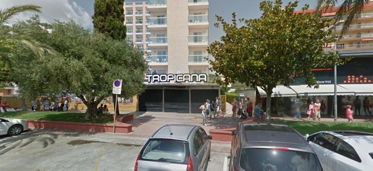 Exterior de la discoteca Tropicana de Malgrat de Mar.