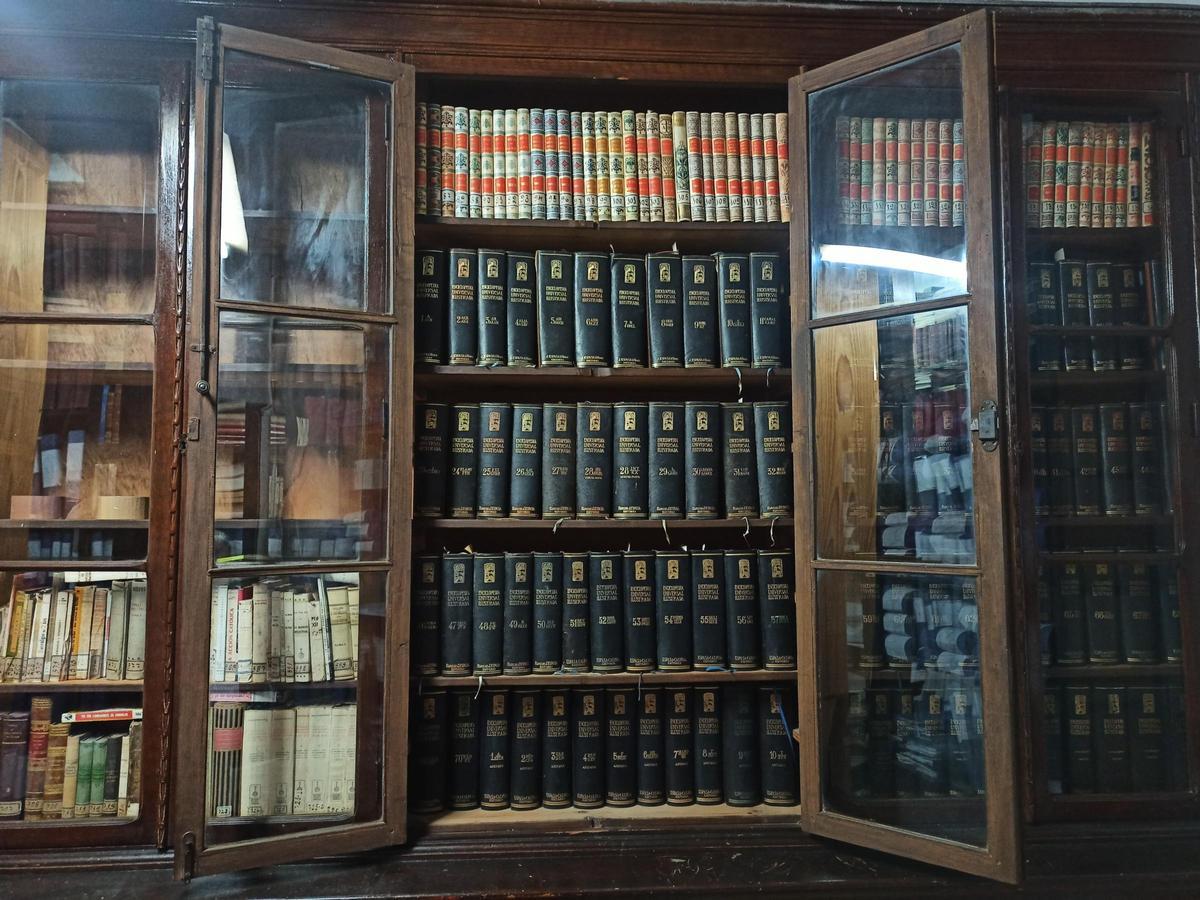 Parte de la biblioteca donada a la Real Academia de Córdoba.