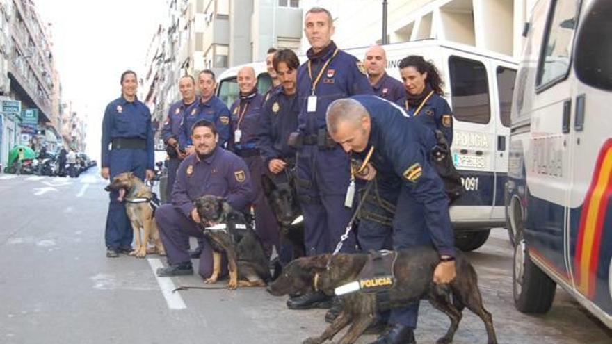 Curso para guías caninos en la Comisaría de Alicante