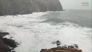 El fort onatge del temporal torna a castigar la Costa Brava nord