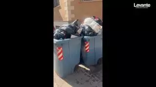 Las primeras horas de la huelga ya dejan basura por recoger en las calles de Carcaixent