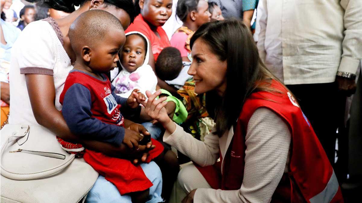 Viaje humanitario de la reina Letizia a Mozambique