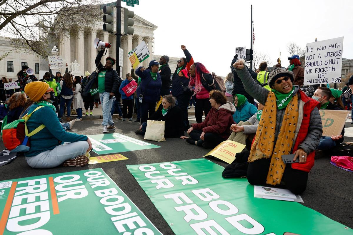 La Corte Suprema de Estados Unidos escucha argumentos sobre el fármaco abortivo mifepristona