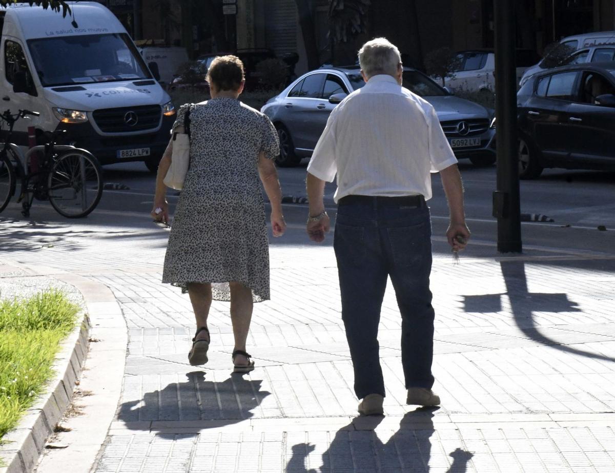Las personas mayores son las más afectadas por estos retrasos en las ayudas de dependencia.