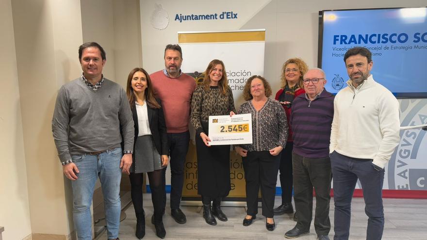 El partido entre populares e informadores de Elche recauda 2.545 euros