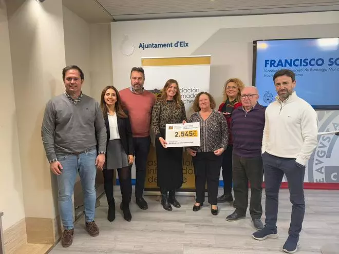 El partido entre populares e informadores de Elche recauda 2.545 euros