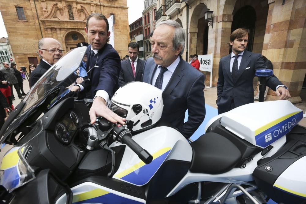 Presentación de las nuevas motos de la Policía Local de Oviedo.