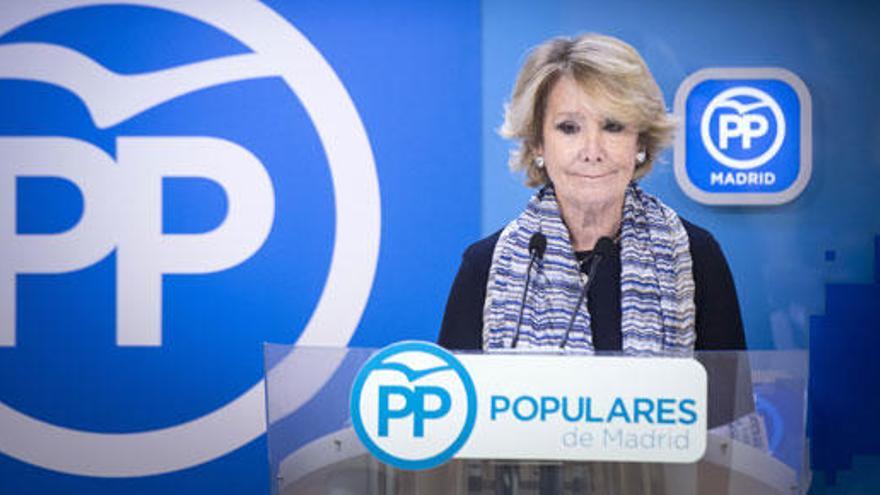 Esperanza Aguirre celebra la abstención del PSOE.